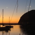 Solnedgång över Morro Rock. Utsikt från restaurangen.